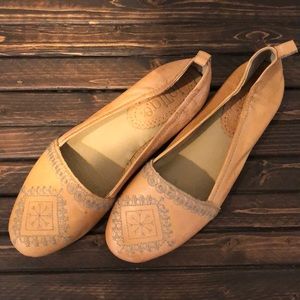 Vintage Spirit Flats